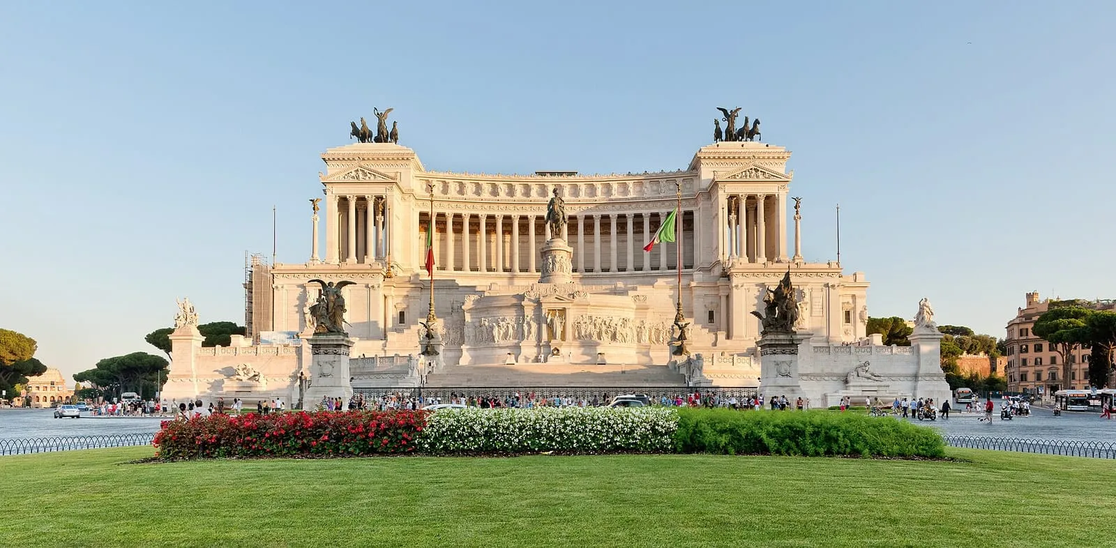La piazza Venezia et le Vittoriano, à l'entrée du centre historique de Rome