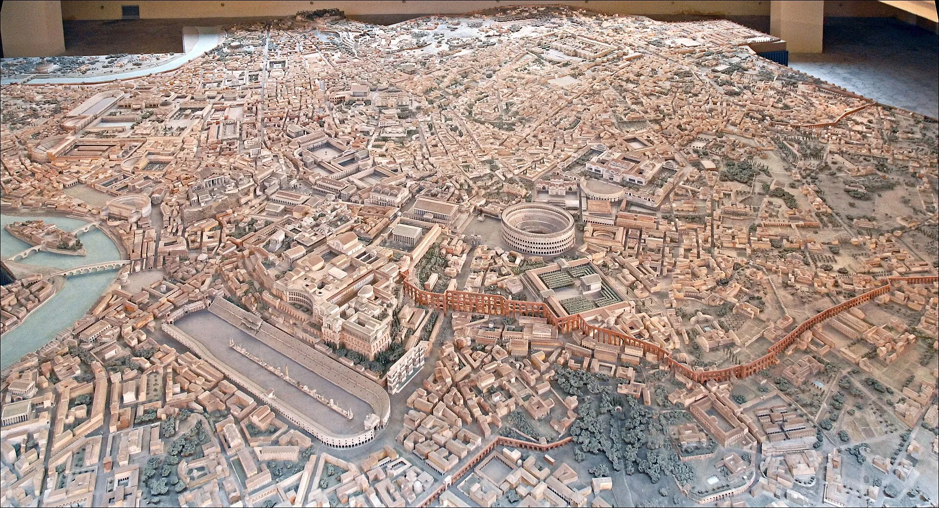 Maquette de la Rome antique d'Italo Gismondi au Museo della Civiltà Romana : le Circus Maximus, immense arène ovale entre le Palatin et l'Aventin, au premier plan